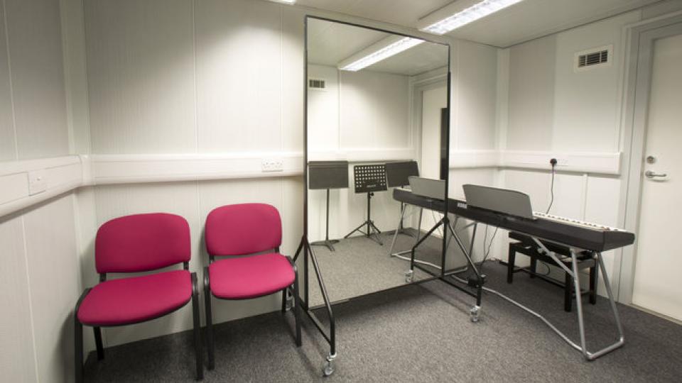 1:1 teaching pod at the University of West London